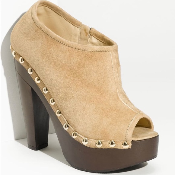 Jimmy Choo Urge Sandal - Picture 6 of 6